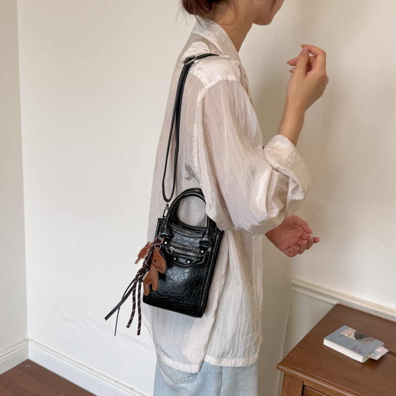 Tas Selempang Mini dengan Rits - Leatherwork Rivets ulasan dan harga