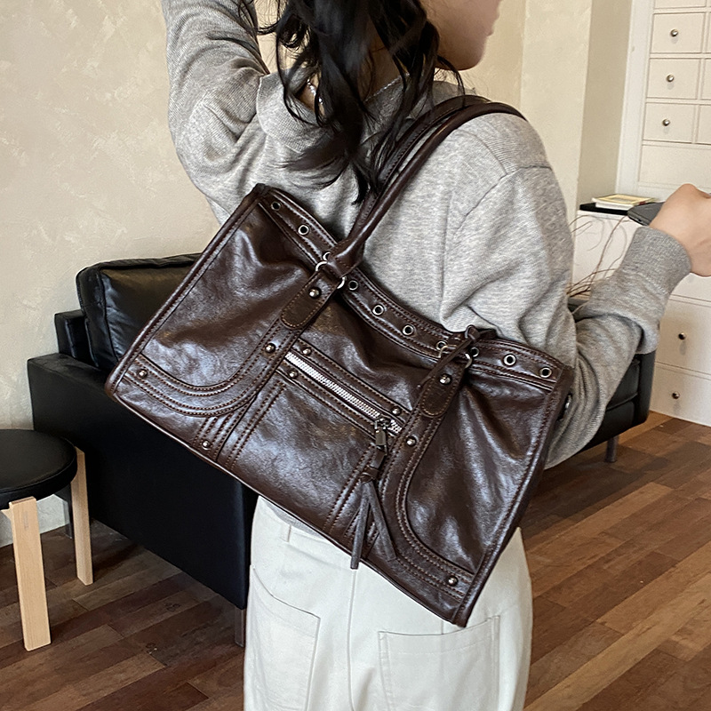 Tas Tangan Sepeda Motor Retro  - Leatherwork Rivets ulasan dan harga